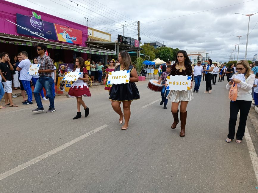 IMG_20220907_102800-867x650 Confira imagens do desfile cívico da Independência na manhã desta quarta-feira em Monteiro