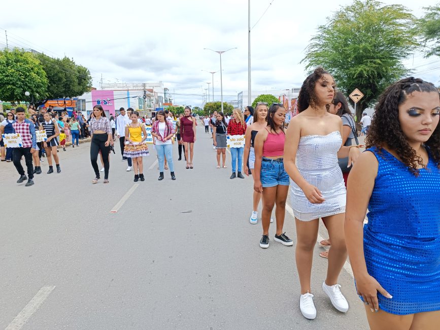 IMG_20220907_102900-867x650 Confira imagens do desfile cívico da Independência na manhã desta quarta-feira em Monteiro