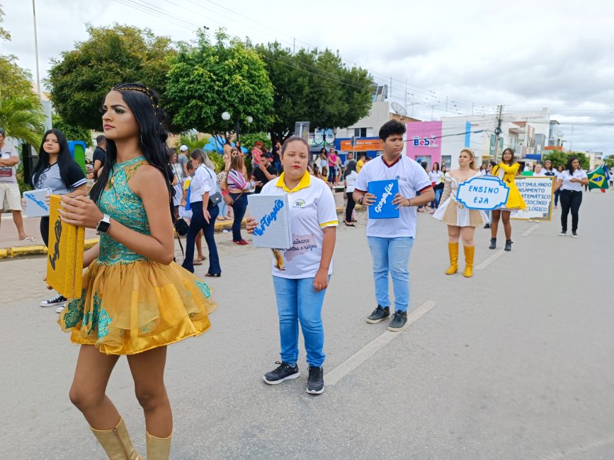 IMG_20220907_102942-867x650 Confira imagens do desfile cívico da Independência na manhã desta quarta-feira em Monteiro