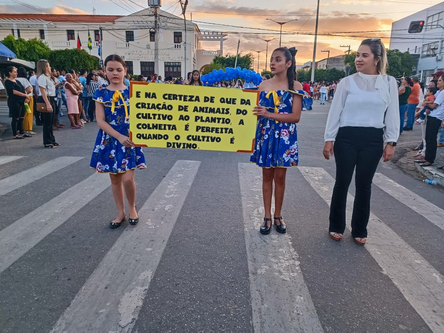 IMG_20220907_171305-867x650 Confira imagens do desfile cívico da Independência em Monteiro