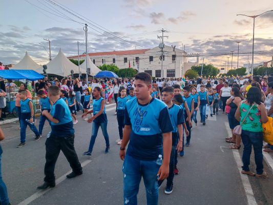 IMG_20220907_172600-533x400 Confira imagens do desfile cívico da Independência em Monteiro