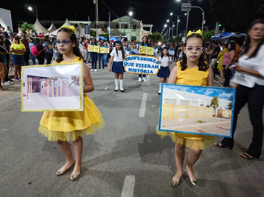 IMG_20220907_184517-867x650 Confira imagens do desfile cívico da Independência em Monteiro