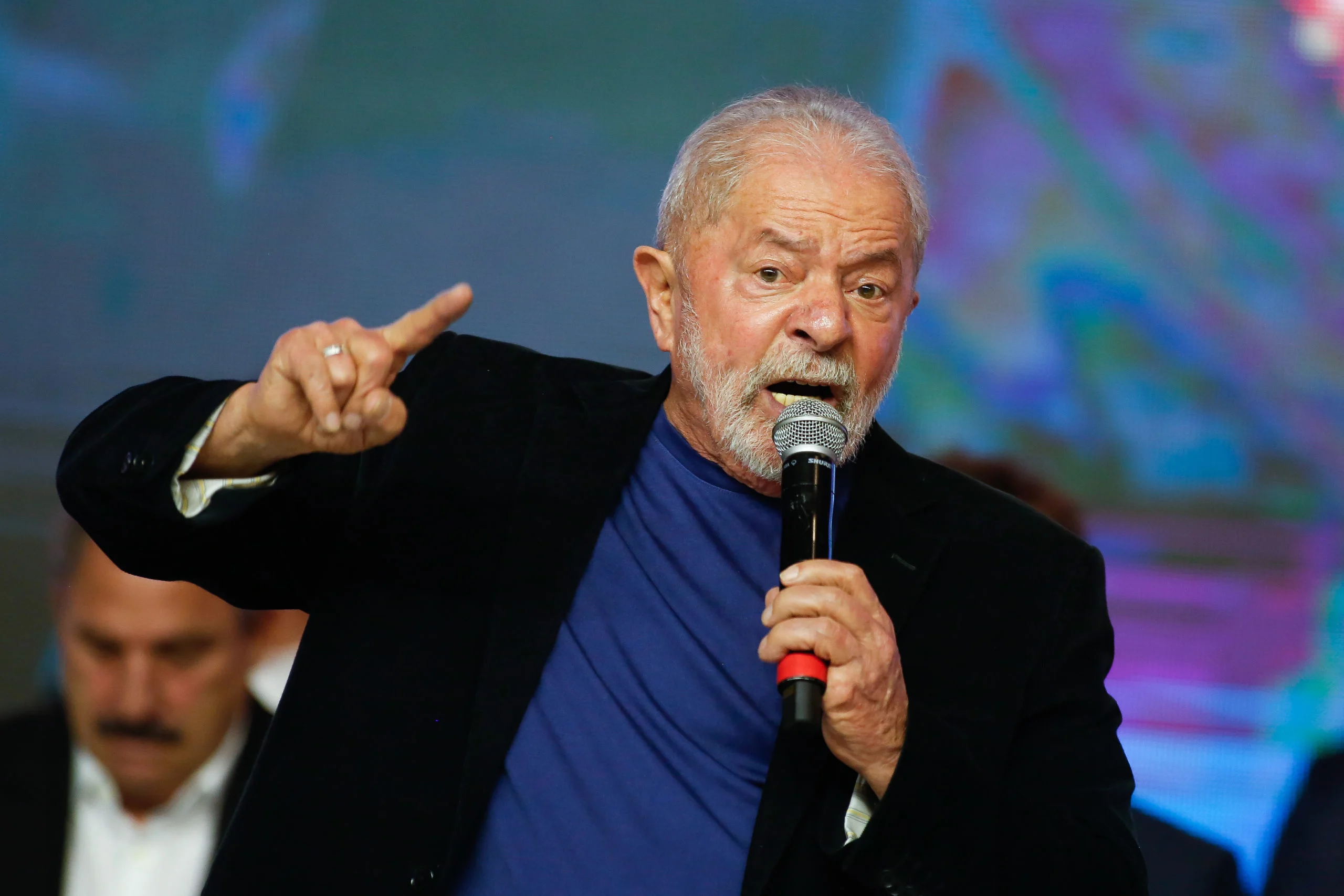 Lula-Alckmin-PSB-Congresso-PT-Campanha-Eleicoes2022-21-scaled-1 Lula reage a ataques de Bolsonaro: 'Ele deveria estar explicando pro povo como é que a família juntou R$ 26 milhões de dinheiro vivo para comprar 51 imóveis'