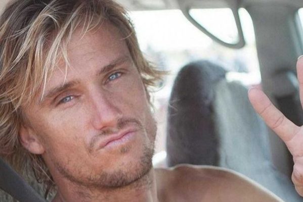 chris_davidson_surfista-599x400 Ex-surfista australiano morre após briga em bar