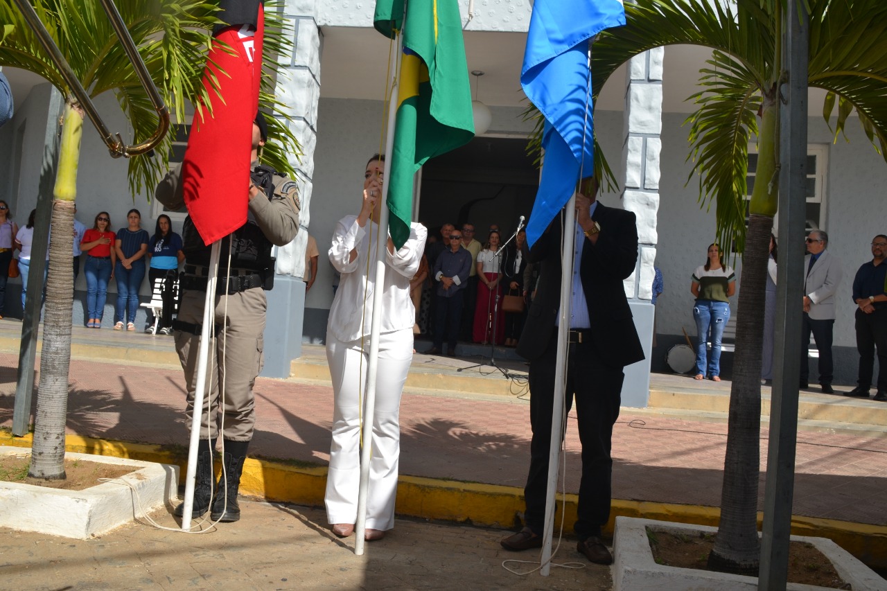 h1 Hasteamento das Bandeiras marcam abertura da Semana da Pátria em Monteiro