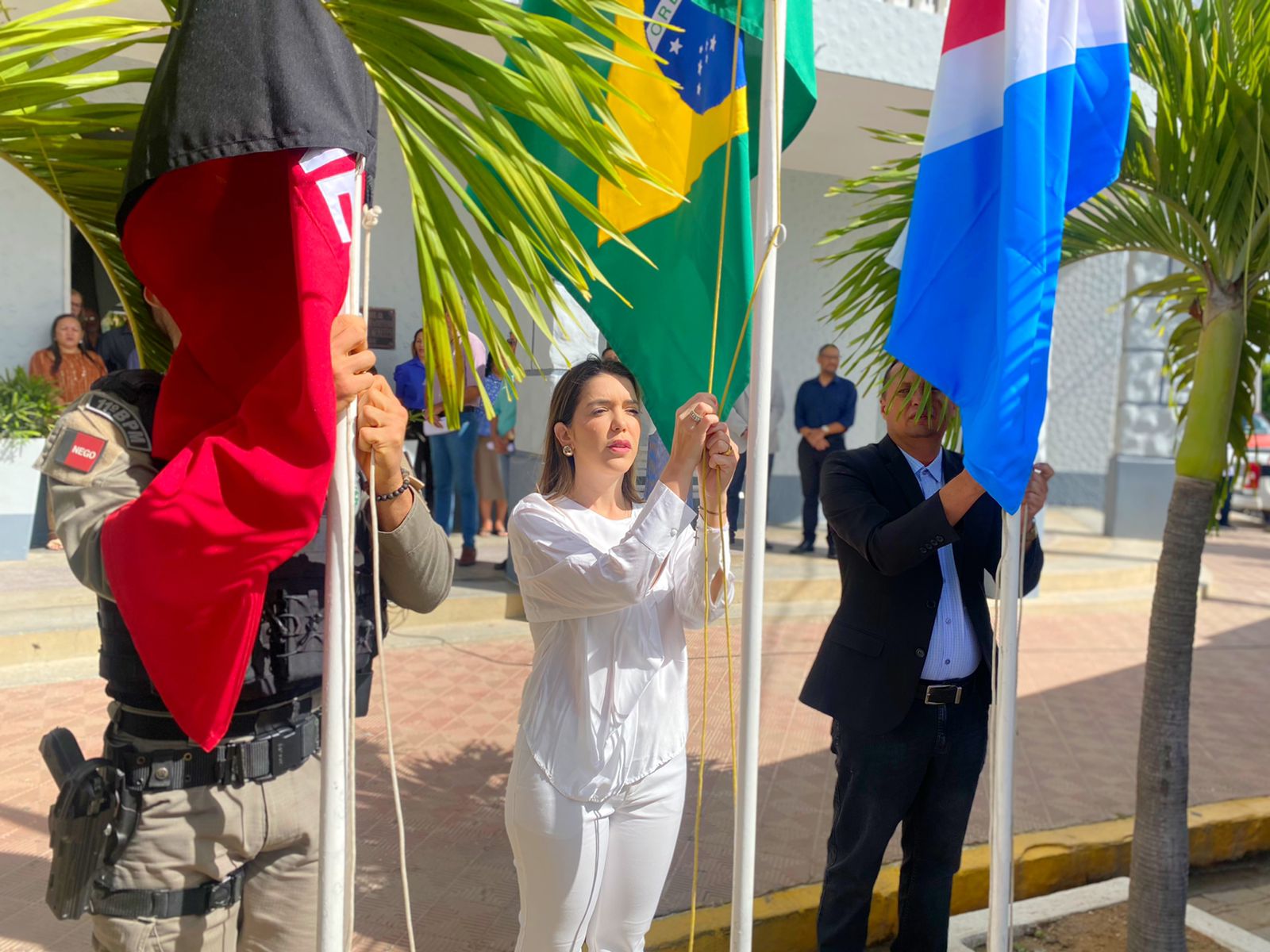 h15 Hasteamento das Bandeiras marcam abertura da Semana da Pátria em Monteiro