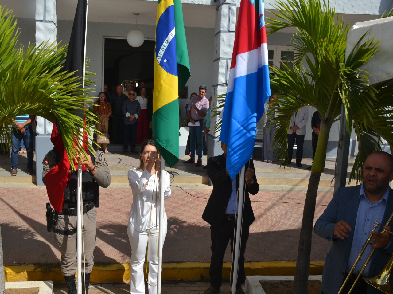 h2 Hasteamento das Bandeiras marcam abertura da Semana da Pátria em Monteiro