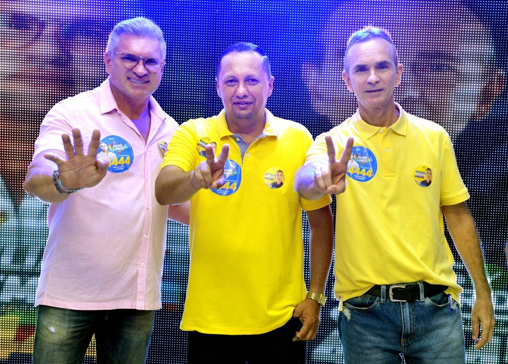 image-1 Em grande evento, Sandro Lira recebe Julian Lemos e Nilson Lacerda em Monteiro