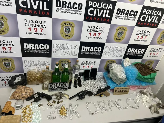 material-apreendido-opracao-da-pc-em-cg Suspeitos são presos e mais de R$ 20 mil apreendidos em operação contra tráfico de drogas na PB