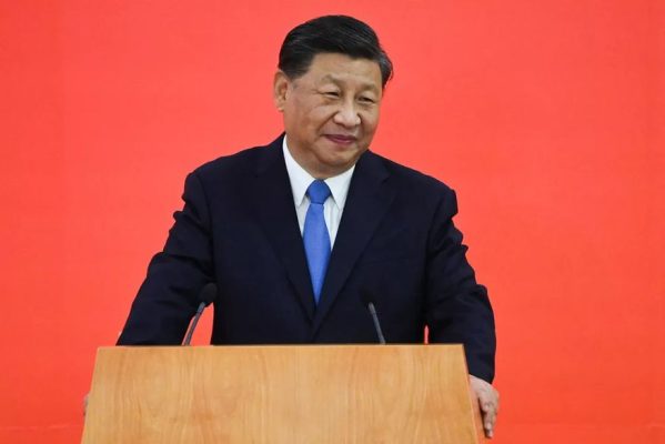 2022-08-12t191016z-1-lynxmpei7b0us-rtroptp-4-hongkong-anniversary-599x400 China 'já conquistou controle total' de Hong Kong e quer fazer o mesmo em Taiwan, diz Xi Jinping