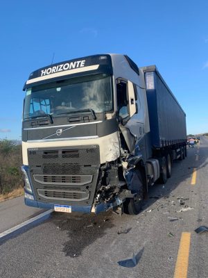 IMG-20221030-WA0081-300x400 Sertaniense morre em grave acidente na BR 232 entre Sertânia e Arcoverde