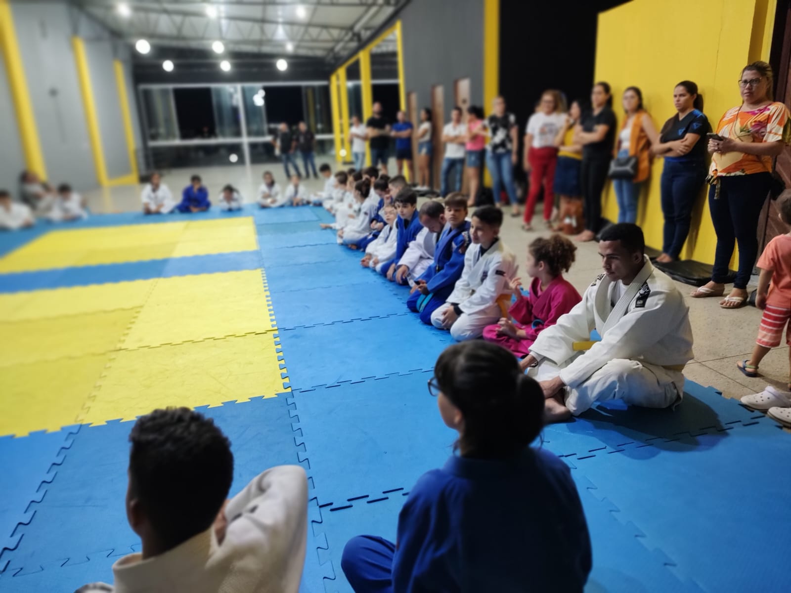 Judo Prefeita de Monteiro e secretário de Esportes visitam Projeto Judô Para Todos e parabeniza atletas por medalhas em competição  pernambucana