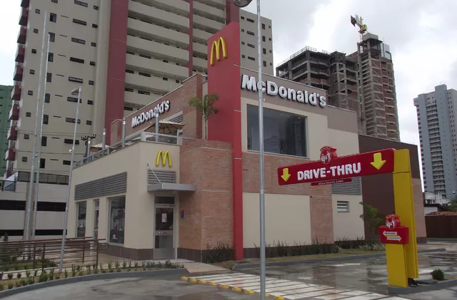 mcdonalds-epitacio-pessoa-4 Rede de fast food abre mais de 20 vagas de emprego para atendente em João Pessoa
