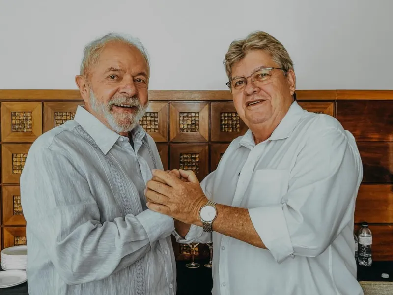 njhiojbk João Azevêdo se reúne com Lula e traça estratégias na reta final de campanha