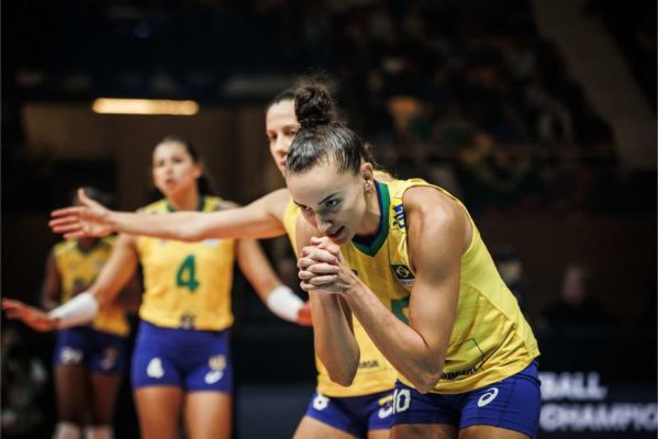 volei_feminino_brasil_foto_fivb-599x400 Brasil perde para Sérvia e adia sonho do Mundial de vôlei feminino