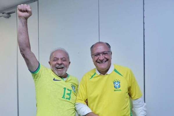 lula_alckmin_foto_claudio_kbene-599x400 Lula se reúne com equipe de transição, assiste jogo, mas ainda não anuncia nomes de novos ministros