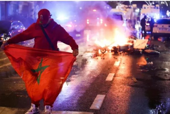 screenshot_14-599x400 Comemoração de torcedores marroquinos gera tumulto na capital da Bélgica