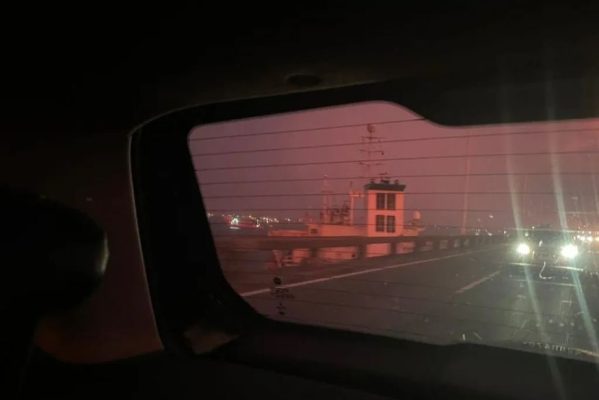 whatsapp-image-2022-11-14-at-194131-599x400 Navio bate na ponte Rio-Niterói e via é interditada nos dois sentidos; veja vídeo