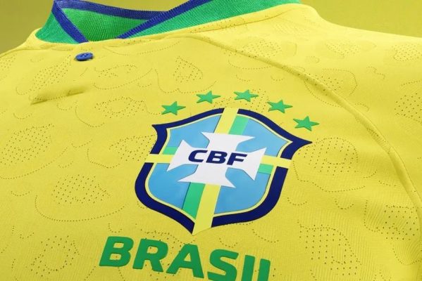 whatsapp-image-2022-11-24-at-005359-599x400 Brasil estreia na Copa do Mundo com 1º uniforme estampado; Especialistas em moda analisam