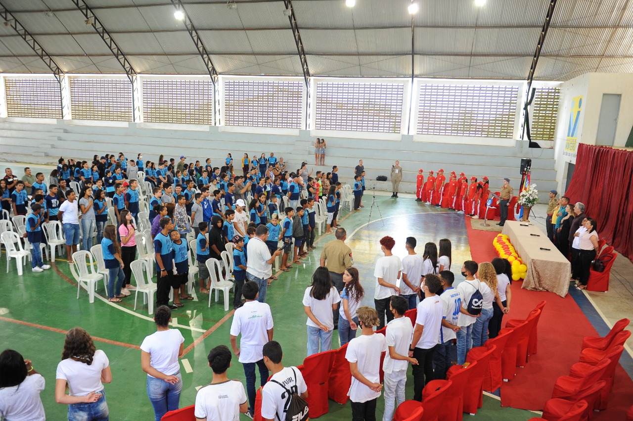 Bombeiros-2 Projeto Bombeiro Mirim e Bombeiro na Escola realiza cerimônia de formação com alunos da rede pública