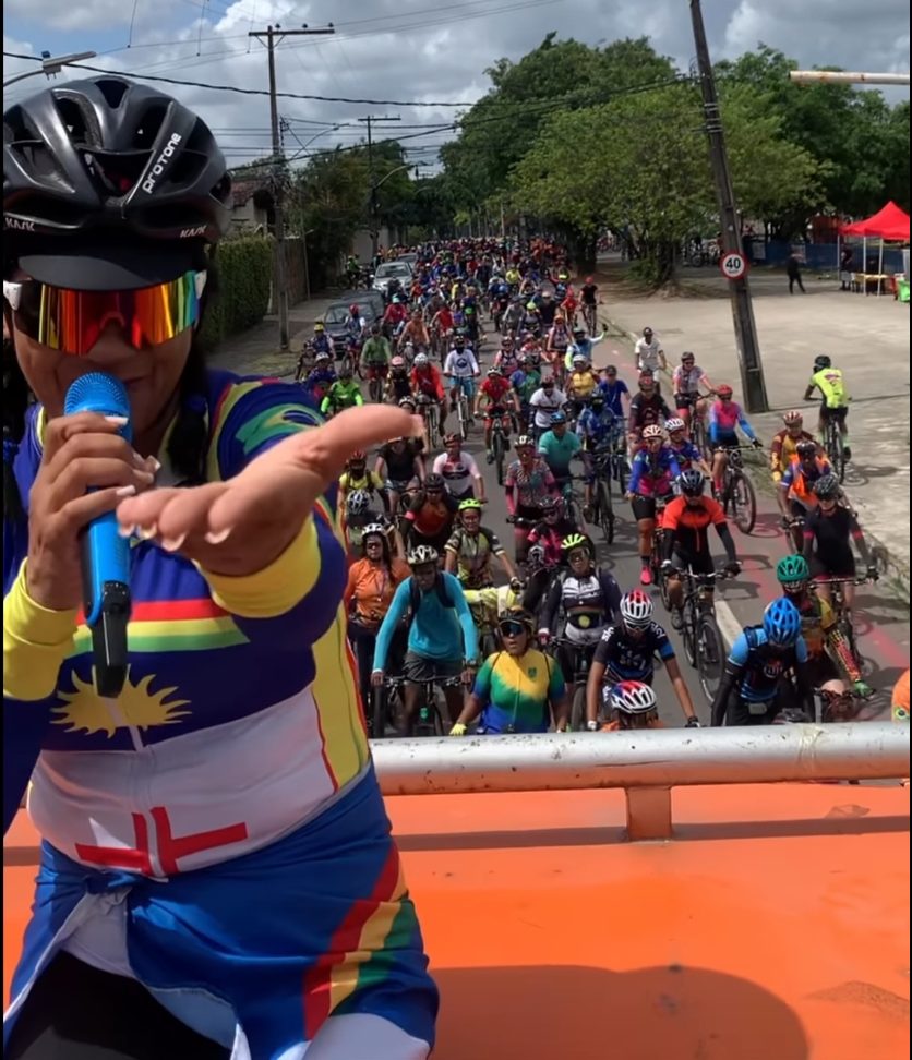 IMG-20221225-WA0178-e1672004654554 Cantora Monteirense lota as ruas do Recife-PE e arrasta uma multidão de ciclista na capital Pernambucana