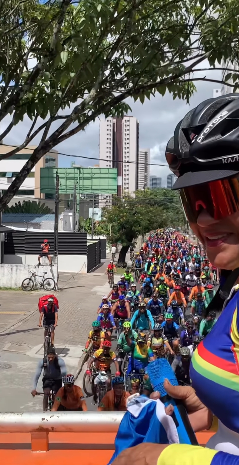 IMG-20221225-WA0180 Cantora Monteirense lota as ruas do Recife-PE e arrasta uma multidão de ciclista na capital Pernambucana