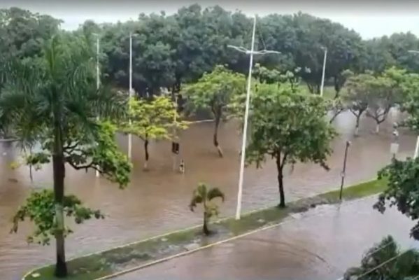 alagamento_bahia_foto_tv_santa_cruz-599x400 Mais de 500 pessoas estão desalojadas na Bahia após chuvas provocarem cheia em rio