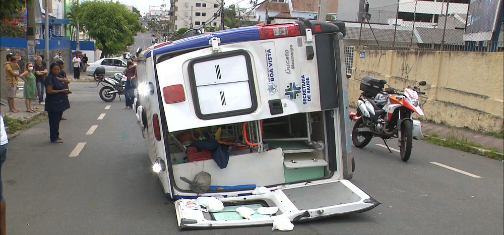 ambulancia-cg-2 Ambulância do Samu de Boa Vista, bate em carro deixando quatro pessoas feridas