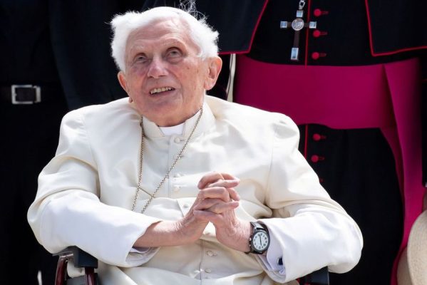 bento_xvi-599x400 Papa emérito Bento XVI morre aos 95 anos