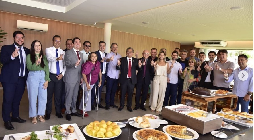 eleicao-mesa-cafe Adriano e Branco Mendes reúnem deputados e contabilizam 28 apoios para presidência da AL. Veja Lista