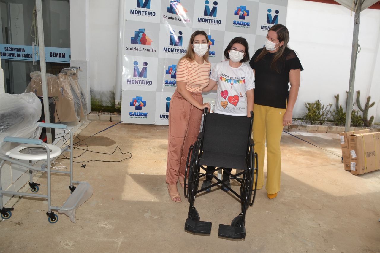 orteses-12 Secretaria de Saúde de Monteiro entrega órteses como cadeira de rodas e de banho para pacientes