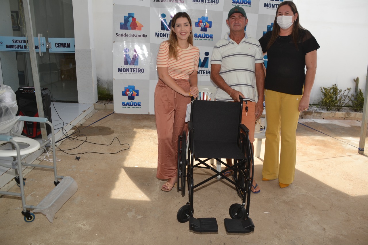 orteses-15 Secretaria de Saúde de Monteiro entrega órteses como cadeira de rodas e de banho para pacientes
