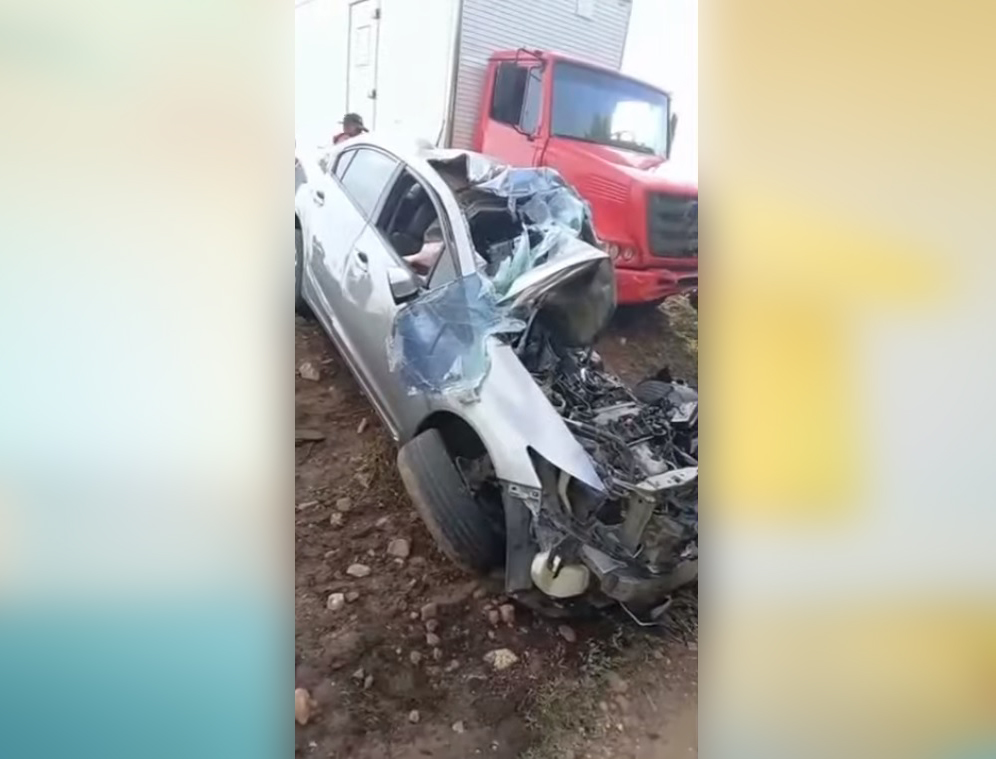 3a5ca31f95dbaed3053a0e520bbcaabd Motorista morre após colidir carro com caminhão na Paraíba