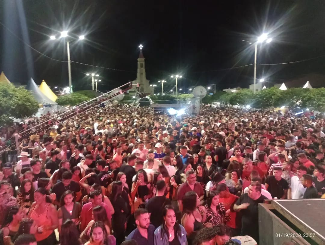 IMG-20230120-WA0028 Jonas Esticado e Banda Magníficos arrastão multidão em São Sebastião do Umbuzeiro; veja fotos
