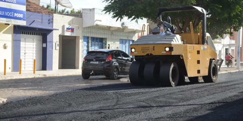 asfalto Governo do Estado finaliza licitação e define empresa que fará obras de travessias urbanas em mais quatro cidades do Cariri