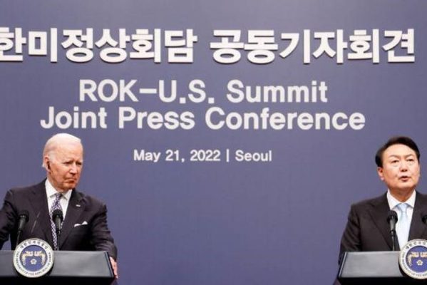 biden-yoon-suk-youl-coreia-do-sul-21052022083328116-599x400 Líder da Coreia do Sul volta a dizer que planeja exercícios nucleares com EUA; Biden nega informação