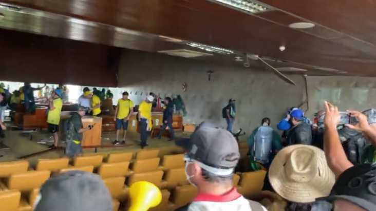 congresso_invasao-10 Manifestantes invadem plenário do STF, Congresso Nacional e Palácio do Planalto