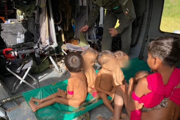 criancas-599x400 Governo dispensa 11 gestores de saúde indígena e 43 militares em postos de chefia na Funai