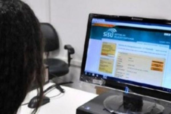 cresce-concorrencia-para-vagas-do-sisu-disputadas-pela-lei-de-cotas-2-599x400 Mais de 19 mil vagas para cursos de nível superior são ofertadas no Sisu 2023 em universidades públicas da Paraíba