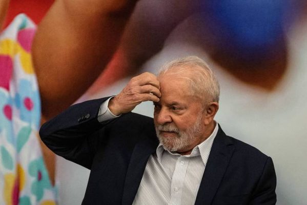 166000882962f1b97dde5e6_1660008829_3x2_md-599x400 30 deputados protocolam pedido de impeachment de Lula