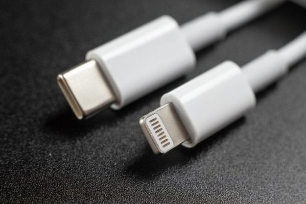627911-599x400 iPhone 15 só deve aceitar cabos USB-C oficiais da Apple
