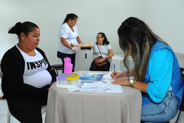 Feira-de-Saude-5-1-596x400 Comunidade de Queimadas: Feira de Saúde na Comunidade em Monteiro é sucesso
