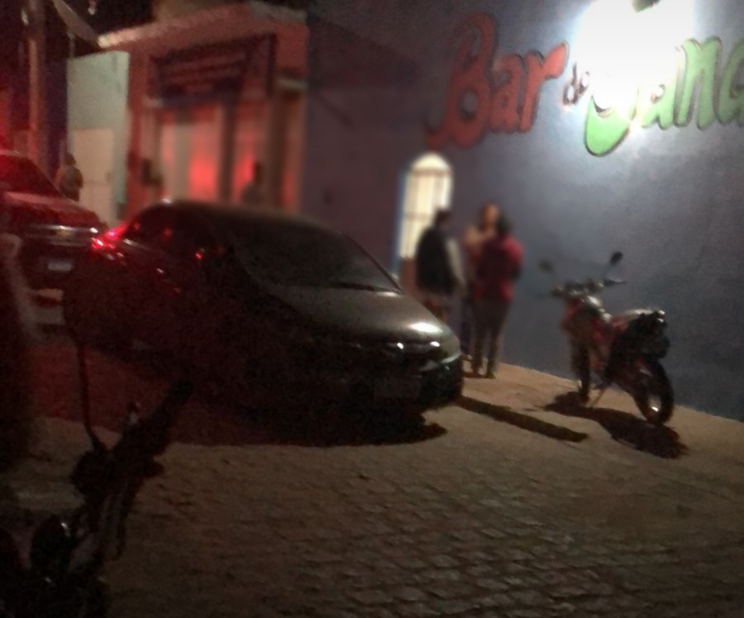 Point-Blur_Mar232023_212207 Homem é executado com tiro na cabeça em Monteiro