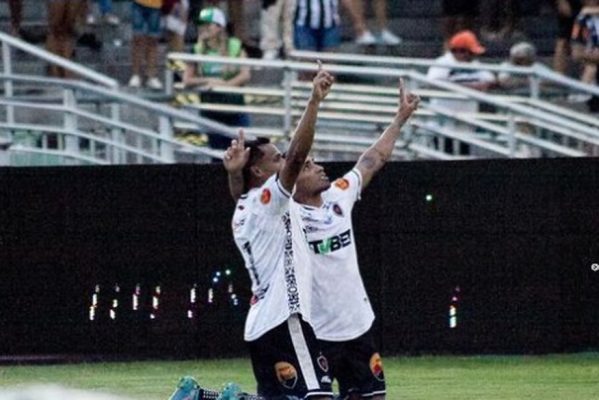 botafogo_pb_foto_cristiano_santos_-599x400 Botafogo-PB vence o Sousa e abre vantagem por vaga na final do Campeonato Paraibano