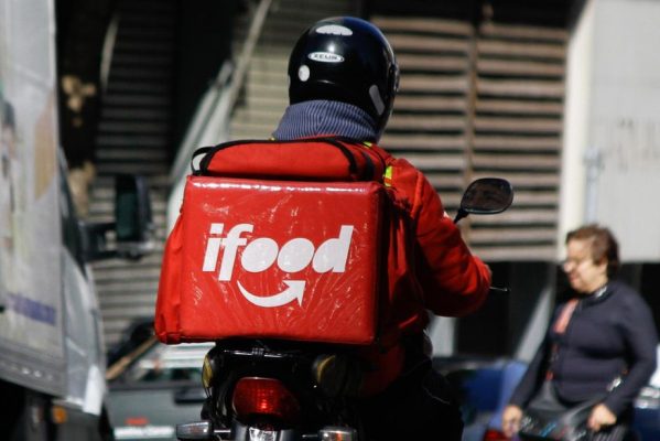 entrega_ifood-599x400 iFood demite 355 funcionários no Brasil devido ao atual cenário econômico