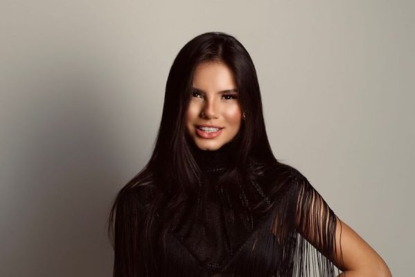 samara_souto_1-599x400 Banda Magníficos anuncia nova cantora do grupo, Samara Souto, ex-The Voice Brasil
