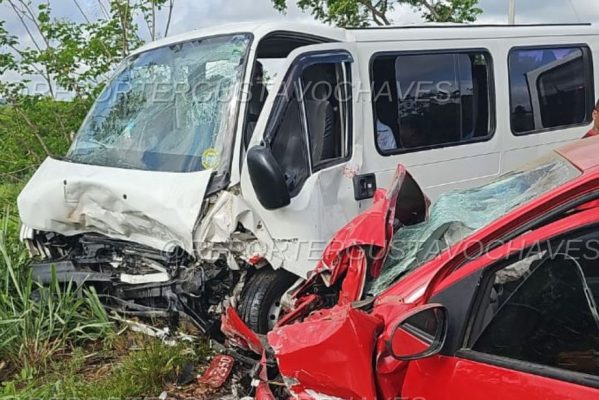 unnamed-file-599x400 Acidente entre carro e van deixa mais de 15 feridos em rodovia na Paraíba