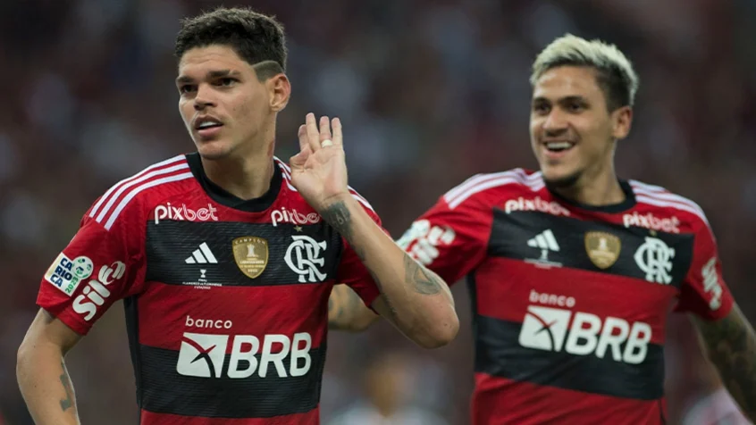 6428d1180a79c Com gols dos 'Moleques de Xerém', Flamengo vence o Fluminense e abre vantagem na final do Carioca