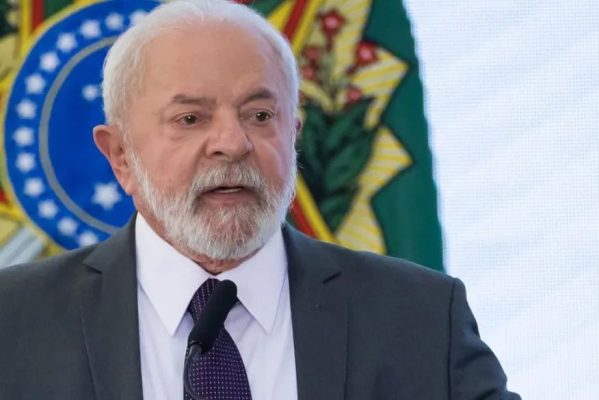 lulafotoreproducao-599x400 Lula pede retirada de tramitação de projetos no Congresso apresentados por Bolsonaro