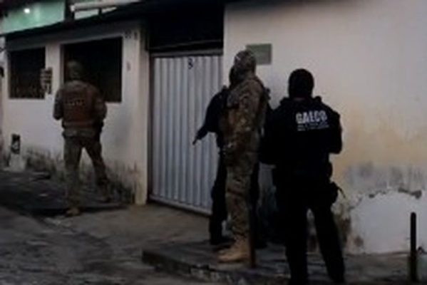 operacaogaeco-599x400 Polícia Militar e Gaeco realizam operação e cumprem mandados de prisão na Paraíba